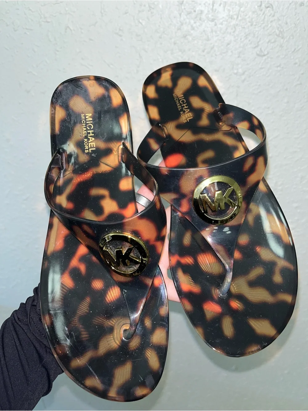 Michael Kors Women's Tortoiseshell Jelly Thong Sandals - Brown/Black